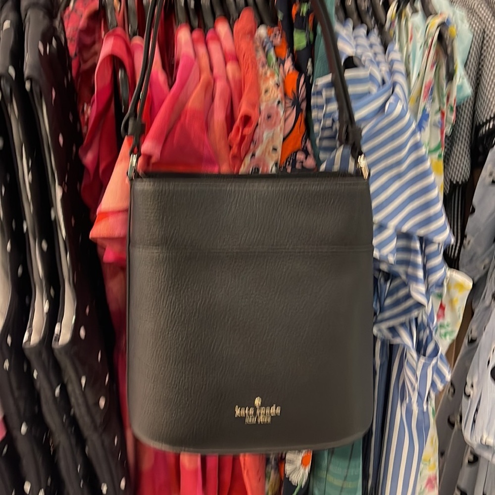 Kate Spade Leila Small Bucket Bag
COLOR:
Black
NWT - Picture 7 of 16